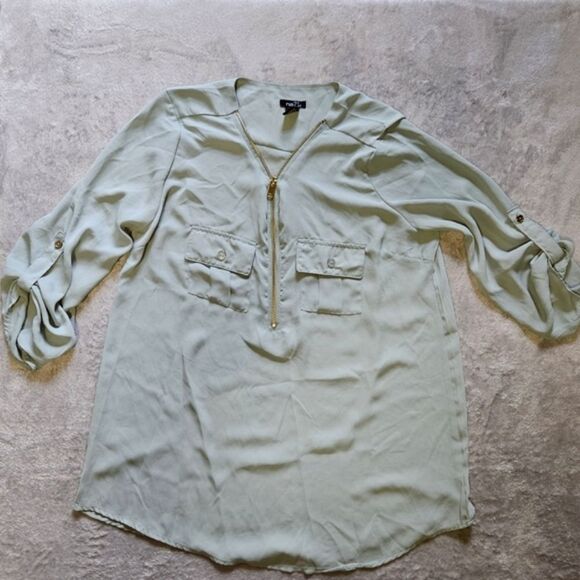 Rue21 Womens half sleeved Shirt with Zipper on collar, Sheer.  Size Medium. - Picture 1 of 5